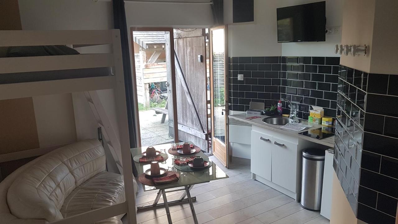 Estissac Le Betrot Bed & Breakfast エクステリア 写真